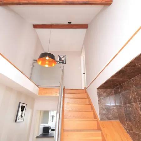 Apartment Fantastic Templebar Apt Sleeps 6 Dublin